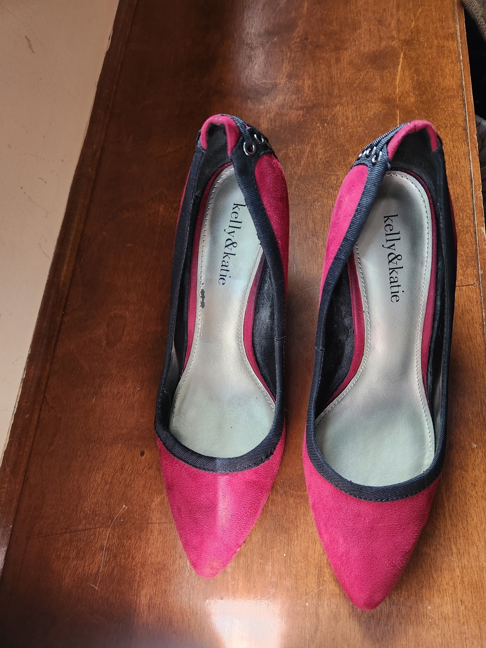 Kelly & Katie Pink and Black Pointed-Toe Heels